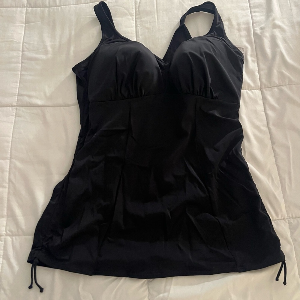 NWT Black Elomi swim top
Size 14